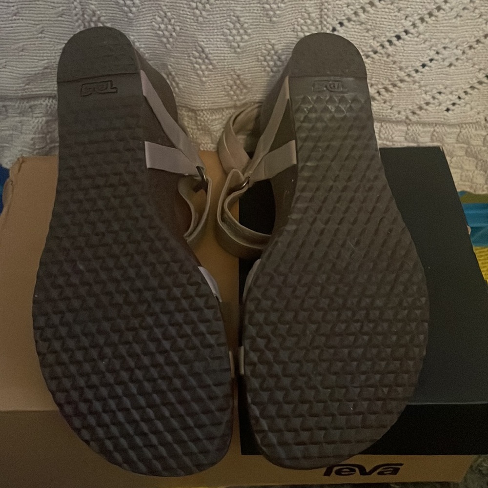 TEVA - Picture 4 of 5